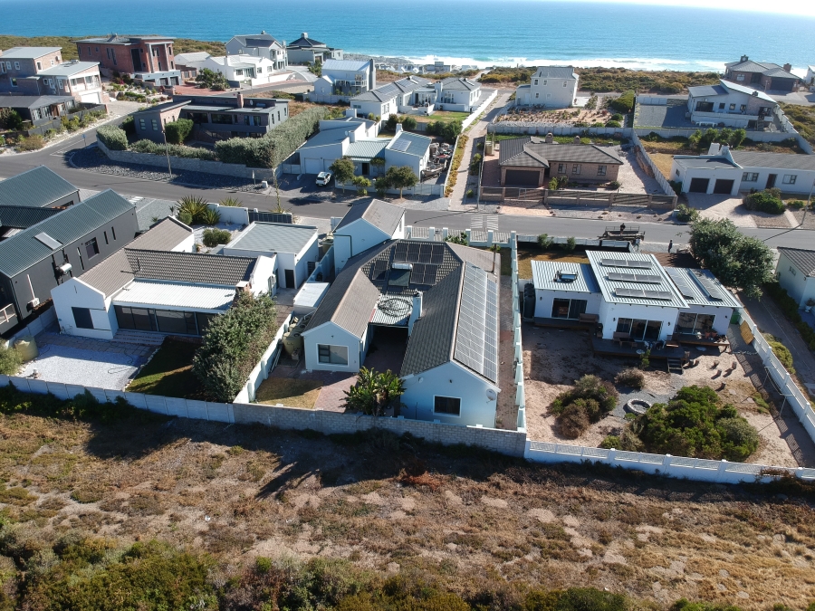 4 Bedroom Property for Sale in Pearl Bay Western Cape